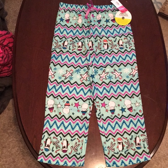 Total Girl Pajamas: Small (7-8) - Picture 3 of 7